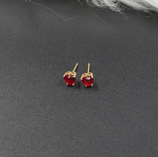 Aretes Corazón Rubí – Brilla con Amor y Estilo